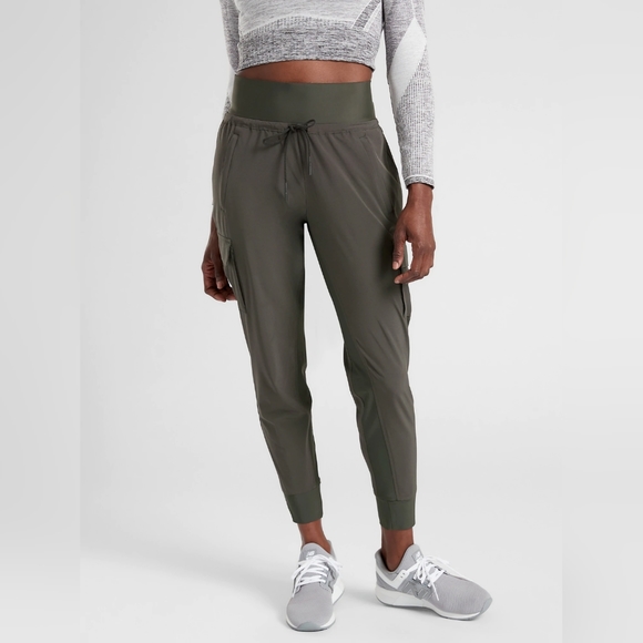 Athleta Pants - 🔥Athleta Sutton Jogger Pant, Arbor Olive, Size 6